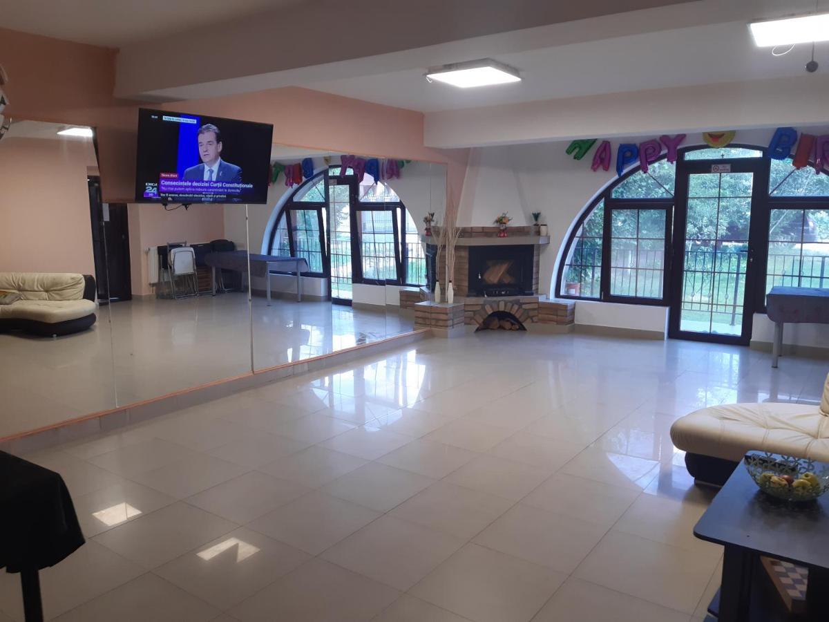 Hotel Anuta Breaza  Exteriér fotografie